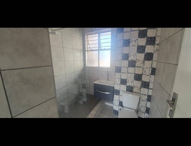 2 BEDROOM TOWNHOUSE FOR SALE IN NEW REDRUTH